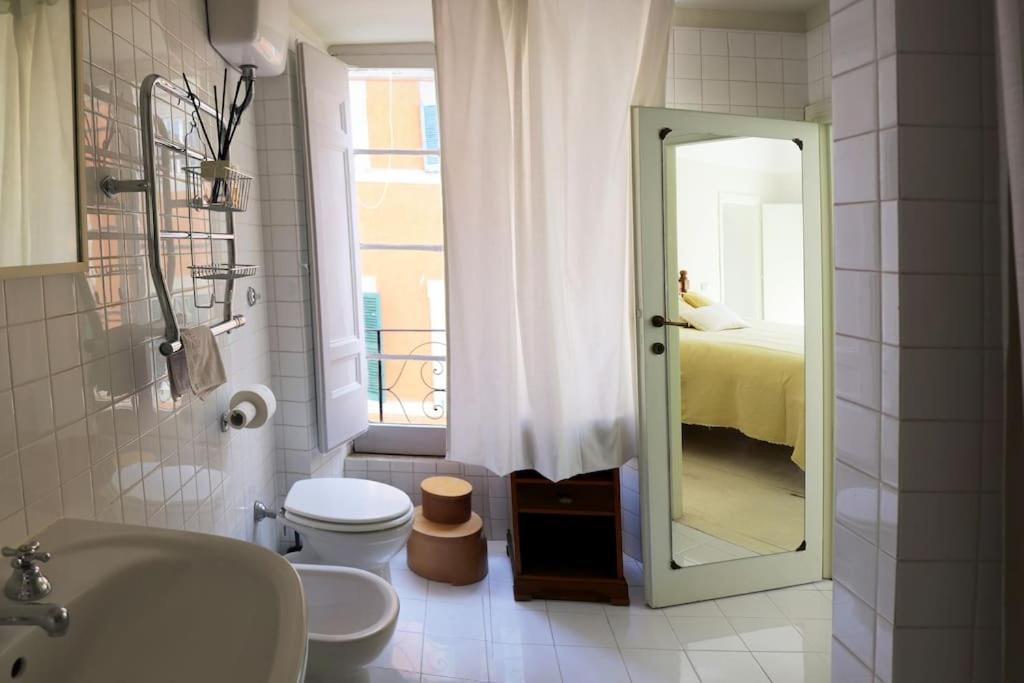 Best Authentic Apartment Monti 5 Mins From Colosseum Екстериор снимка